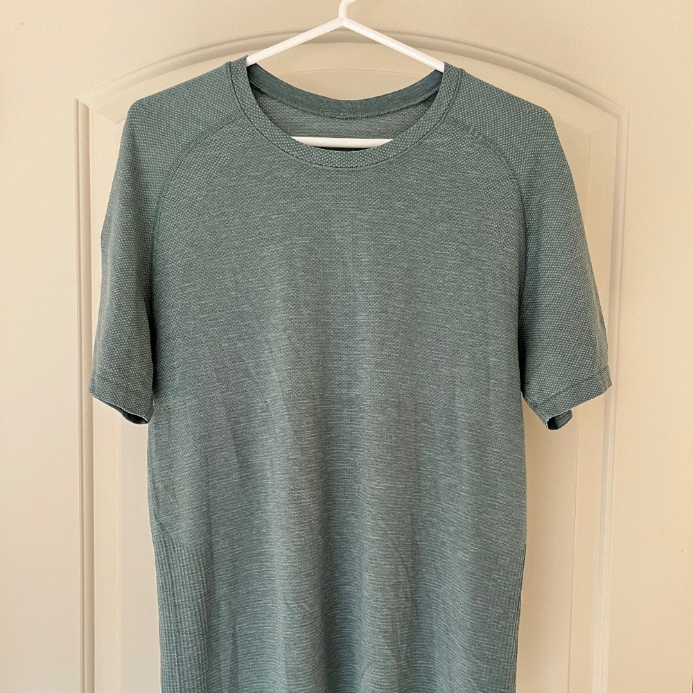 Lululemon Metal Vent Tech Short Sleeve Shirt - M